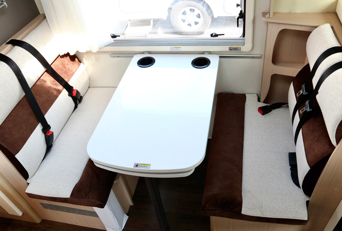 這款房車是怎么實現(xiàn)舒適大床的？