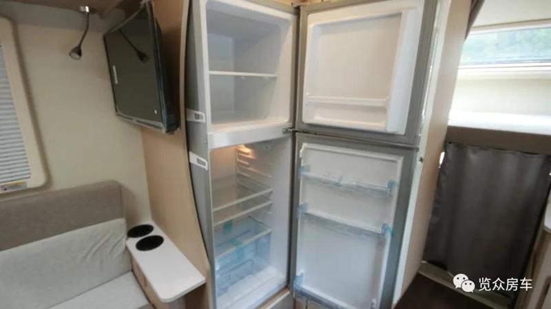 帶老人孩子出行，適合選這款房車