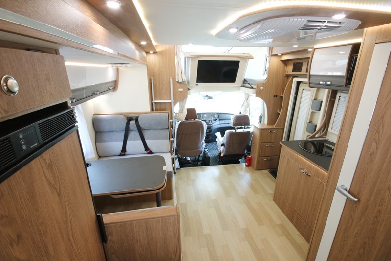 皮卡房車(chē)和依維柯房車(chē)你會(huì)選哪種？