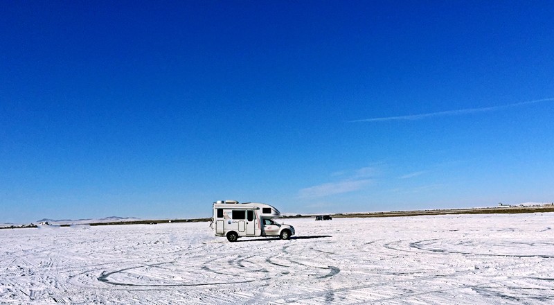 冬季玩雪，開房車這個必須要有