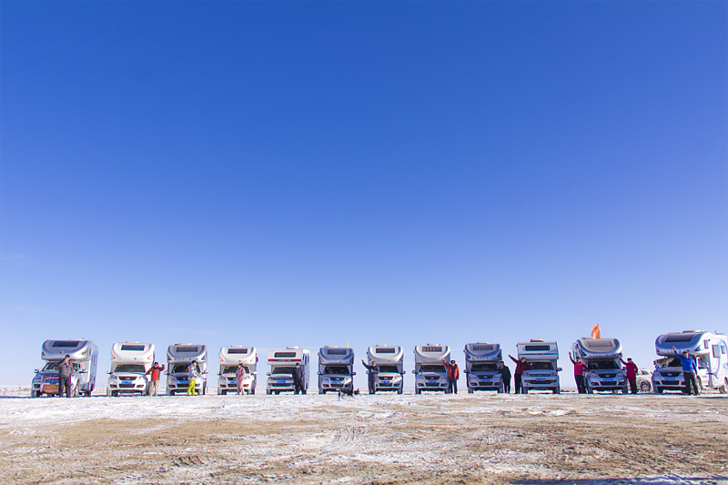 冬季玩雪，開房車這個必須要有