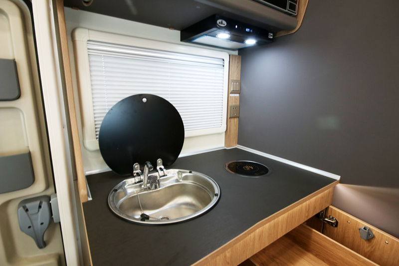 要大空間也更舒適，這樣的房車很棒