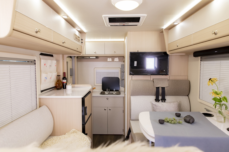 選這輛房車(chē)，只為更多山花爛漫