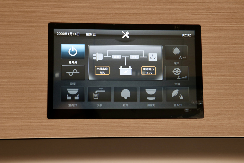 這款房車，勁大省油還是四驅(qū)房車