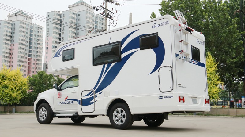 大床、大客廳得房車，四驅(qū)、動(dòng)力好