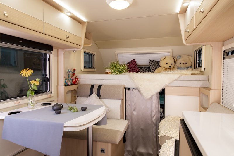 大床、大客廳得房車，四驅(qū)、動(dòng)力好