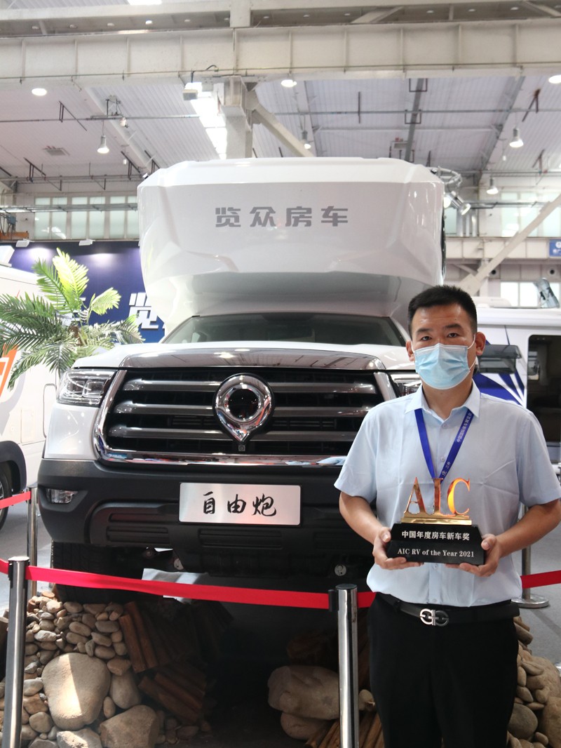 年度新車、自動檔、四驅(qū)，能選的房車