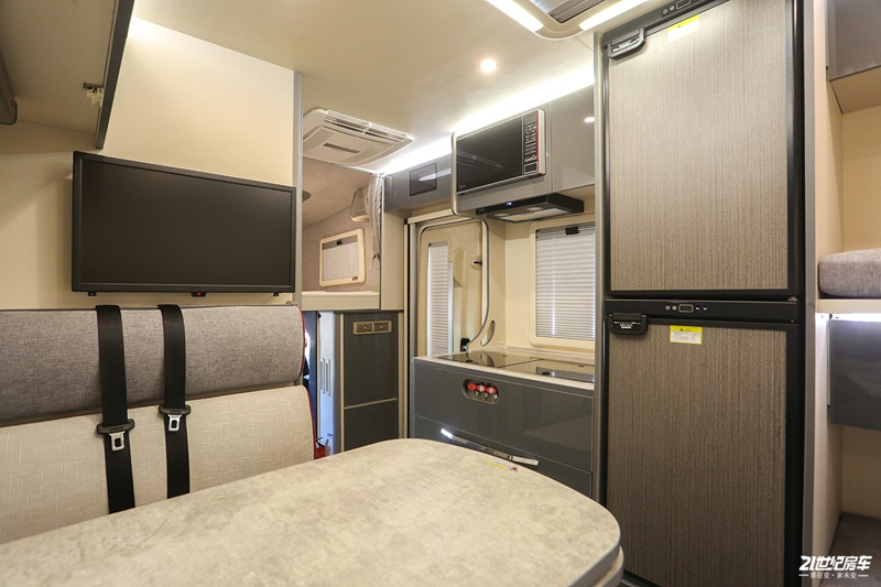 打響第二炮！搶先實拍體驗覽眾自由炮-B皮卡四驅(qū)房車