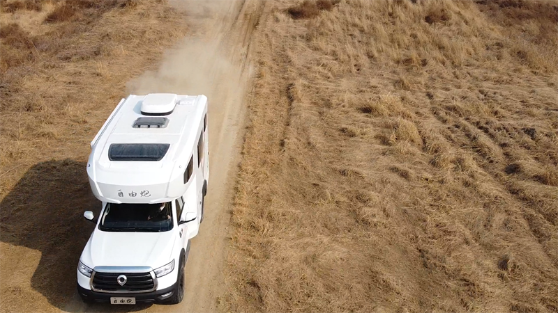 年輕、動力、狂野、舒適，這款房車好