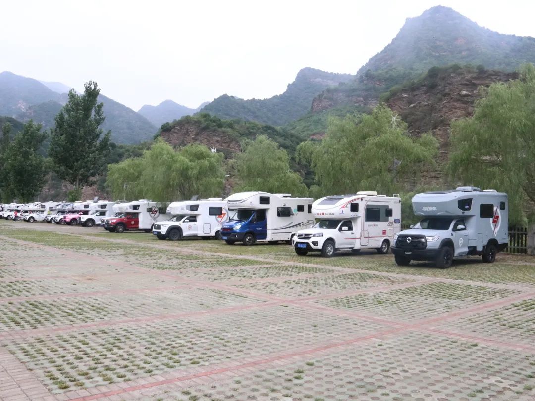 覽眾房車攜手長城炮聯(lián)袂出席那達(dá)慕6.jpg 覽眾房車攜手長城炮聯(lián)袂出席那達(dá)慕6.jpg