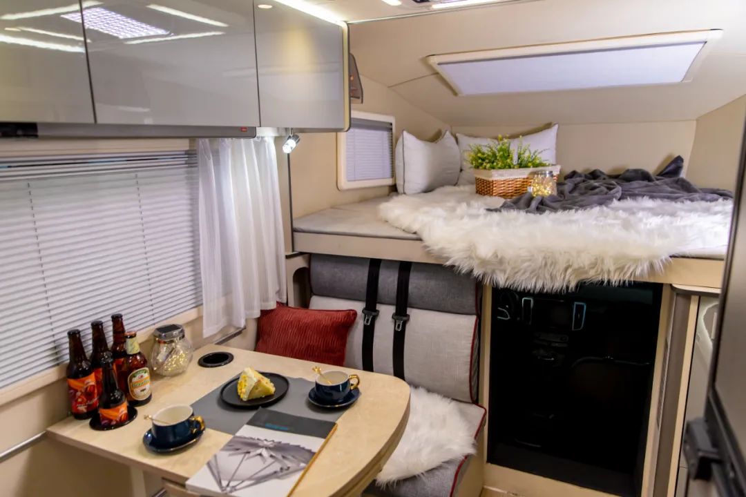 8月12日，相約武漢！顏值、動力、空間都滿意的皮卡房車來了！