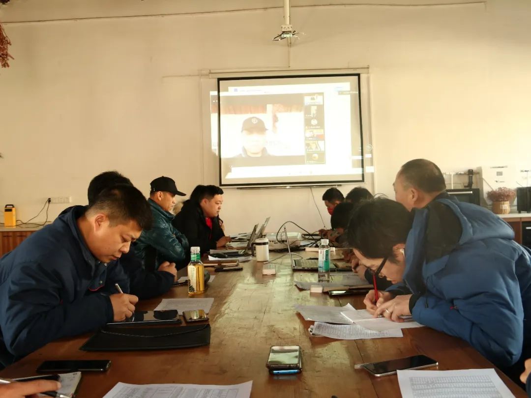 以用戶為中心，覽眾房車高管與用戶在線懇談