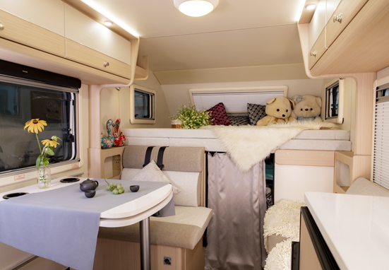 大床、大客廳得房車(chē)，四驅(qū)、動(dòng)力好