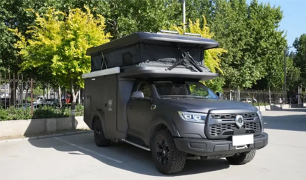 2.0T+四驅(qū)，高僅2.2米，能入地庫(kù)，這款硬核升頂房車(chē)你愛(ài)了嗎？