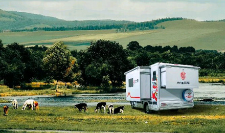 居然有人在草原住上了別墅？